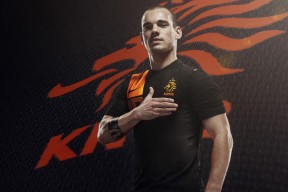 米兰体育官方网址入口-五大联赛是否更依赖快速推进转移破解紧凑阵型，五大联赛转会窗口什么时候关闭